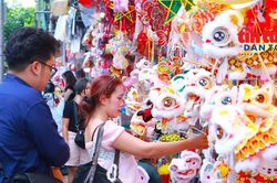Rộn ràng sắc Trung thu, đồ chơi truyền thống lên kệ sớm