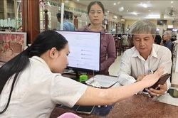 Linh hoạt chuyển đổi số, nâng cao trải nghiệm cho người dân