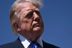 Ông Trump nói, xung đột với Iran sẽ kết thúc 'ngay lập tức' sau cuộc bầu cử giữa nhiệm kỳ Mỹ