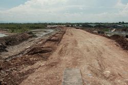 Tuyến đê 182 tỷ đồng 'chạy đua' tiến độ sau thời gian tạm dừng vì vướng mặt bằng