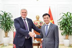 Việt Nam - Canada tăng cường hợp tác trong các lĩnh vực ưu tiên