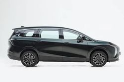 Xe MPV điện 6 chỗ công suất 184 mã lực, phạm vi hoạt động 510km, giá gần 350 triệu đồng