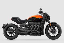 Môtô 3 xi lanh dung tích 2.458cc, thiết kế hầm hố, giá gần 900 triệu đồng