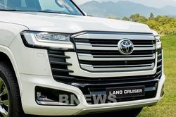 Toyota Land Cruiser 300 HEV về Việt Nam có giá từ 4,71 tỷ đồng