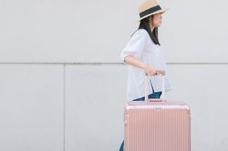 Những phụ nữ dám bước ra khỏi cuộc hôn nhân 'có lỗi'