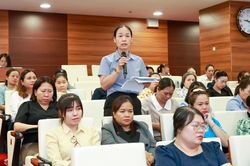 Thường trực Tỉnh ủy Khánh Hòa đối thoại với đại diện phụ nữ, nông dân và thành viên hợp tác xã