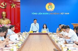 Kỷ niệm 100 năm Công đoàn Việt Nam: Khẳng định vị trí, vai trò của giai cấp công nhân trong thời kỳ mới