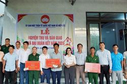 Xã Hiệp Đức bàn giao 3 nhà đại đoàn kết
