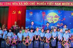 Vui Trung thu cùng thiếu nhi xã Ia Nan