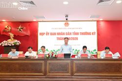 UBND tỉnh Khánh Hòa họp thường kỳ tháng 9
