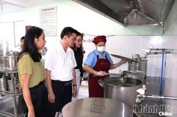 Bảo đảm an toàn bữa ăn bán trú