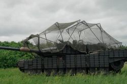 Cải tiến giáp xe tăng M1A1 tại Ukraine, khinh hạm F127 của Đức và hệ thống VAMPIRE của Mỹ