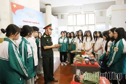 “Ông kể cháu nghe” - nối dài mạch nguồn truyền thống