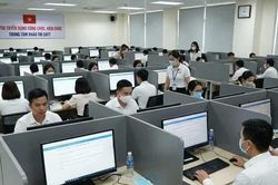 Công chức chuyển làm giáo viên có phải thi tuyển?