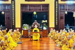 Lễ Bố-tát, thính giới tại chùa Hải Quang (P.Tân Sơn Hòa, TP.HCM)