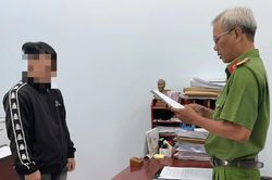 Hai thiếu niên đánh, dùng dao đâm nhóm người sau va chạm giao thông
