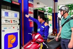 Xăng E10 RON 95 tăng gần 1.000 đồng/lít