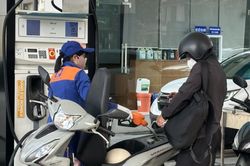 Giá xăng dầu trong nước đồng loạt tăng, E10 vượt 24.000 đồng/lít