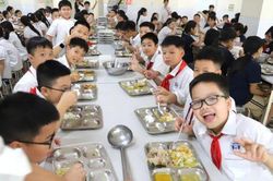 Hà Nội yêu cầu xác minh bất cập bữa ăn bán trú