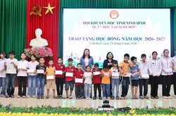 Khuyến học Ninh Bình lan tỏa yêu thương, tiếp sức gần 33.000 học sinh tới trường