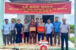Bàn giao nhà Tình thương cho hộ nghèo xã Long Điền