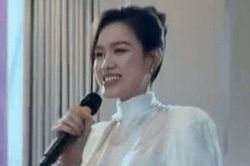 Hoa hậu Đỗ Hà bất ngờ trở thành tâm điểm khi xuất hiện tại một sự kiện giải trí