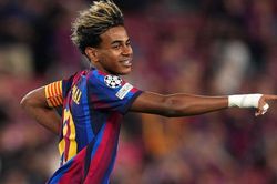 Lamine Yamal trở thành cầu thủ trẻ nhất được trao băng đội trưởng tại Barcelona