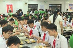 Đông Anh kiểm tra an toàn thực phẩm hệ thống bếp ăn học đường