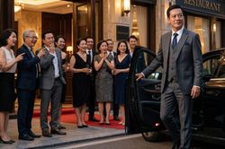 Từng bị bạn học coi thường, tôi mượn xe sang đi họp lớp để trả đũa: Cái giá phải trả quá đắt