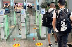 Trục xuất 4 người Trung Quốc có visa du lịch nhưng lại làm chăm sóc khách hàng