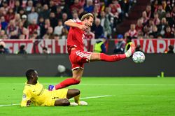 Kane đáp lại Mbappe bằng màn hủy diệt ở Champions League