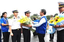 Đoàn đại biểu TPHCM lên đường thăm cán bộ, chiến sĩ và nhân dân vùng biển Tây Nam