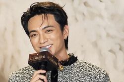 Tập đàn bầu đến chảy máu tay và giấc mơ thành Michael Jackson của Soobin