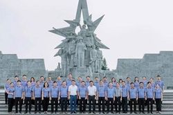 VKSND tỉnh Ninh Bình dâng hương tưởng niệm 10 nữ Liệt sĩ dân quân pháo phòng không Lam Hạ