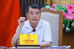 Thủ tướng Lê Minh Hưng họp về dự thảo nghị định mới về kinh doanh xăng dầu
