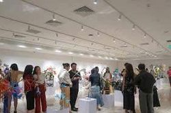 Gần 50 tác phẩm kể câu chuyện kết nối qua nghệ thuật ikebana