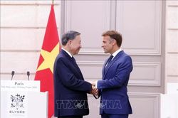 Việt - Pháp tìm động lực mới cho hợp tác kinh tế