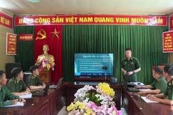 Chiến sĩ Biên phòng làm truyền thông số nơi biên giới