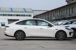 Xe sedan hạng D mạnh 224 mã lực, giá chưa tới 400 triệu đồng