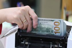 Áp lực lãi suất 'đè nặng' thị trường tài sản