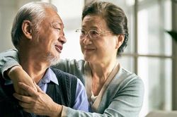 Về già, có con cái vẫn chưa đủ: 3 điều này mới quyết định cuộc sống có an yên hay không