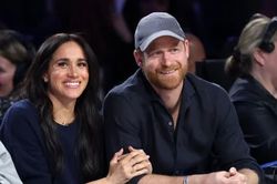 Harry - Meghan 'không khác gì thường dân' khi định cư tại Anh