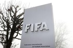 FIFA ra án phạt cực nặng với hai cá nhân