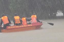 Cảnh báo mưa lớn, gió mạnh và nước dâng ven biển Huế, Đà Nẵng