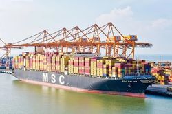 Xuất nhập khẩu sắp vượt mốc lịch sử 1.000 tỷ USD, cơ hội xuất khẩu mở rộng cho doanh nghiệp nhỏ