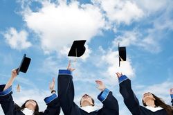 Giăng bẫy học bổng để lừa tiền, thu thập dữ liệu cá nhân