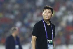 Bố HLV Kim Sang-sik qua đời tại Hàn Quốc