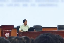 Trường THPT quy định cả học kỳ chỉ được đi vệ sinh 1 lần trong giờ học