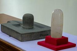 Thẩm định 2 hiện vật đề nghị công nhận bảo vật quốc gia
