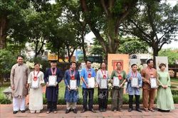 Giới thiệu hình ảnh về 36 phố phường Hà Nội gắn với trải nghiệm nghề truyền thống